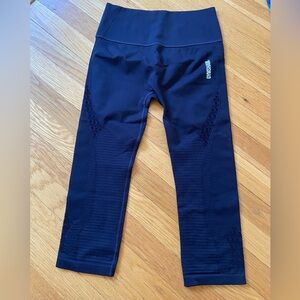 GymShark Energy+ Seamless Cropped Leggings Large NWOT